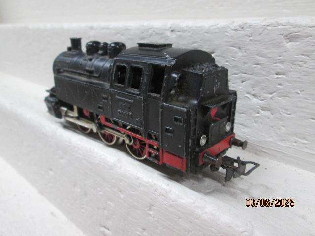 HO SCALE - MARKLIN - 0-6-0 STEAM LOCOMOTIVE