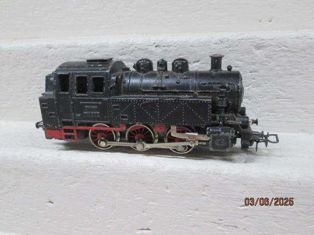 HO SCALE - MARKLIN - 0-6-0 STEAM LOCOMOTIVE