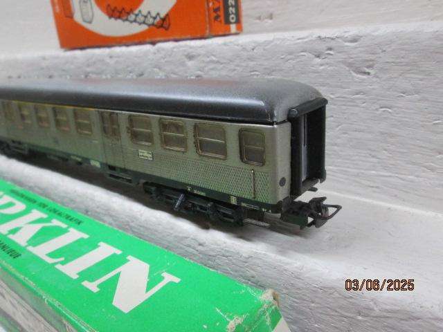 HO SCALE - MARKLIN - SILVER DB COACH - BOXED - WITH EXTRA INTERNAL DETAIL