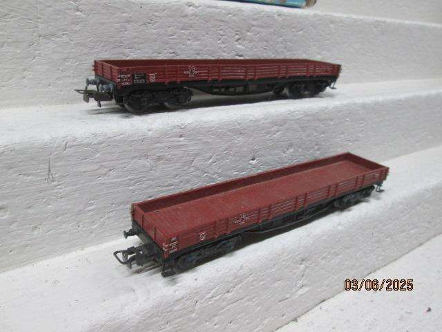 HO SCALE - MARKLIN - X2 LONG OPEN GOODS WAGONS