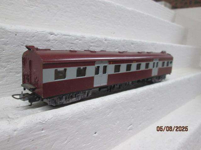 HO SCALE - LIMA - SAR - SUBURBAN - FIRST CLASS COACH