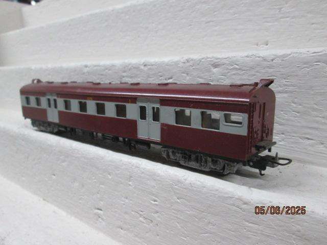 HO SCALE - LIMA - SAR - SUBURBAN - FIRST CLASS COACH
