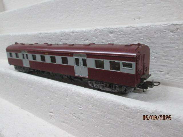 HO SCALE - LIMA - SAR - SUBURBAN - THIRD CLASS COACH