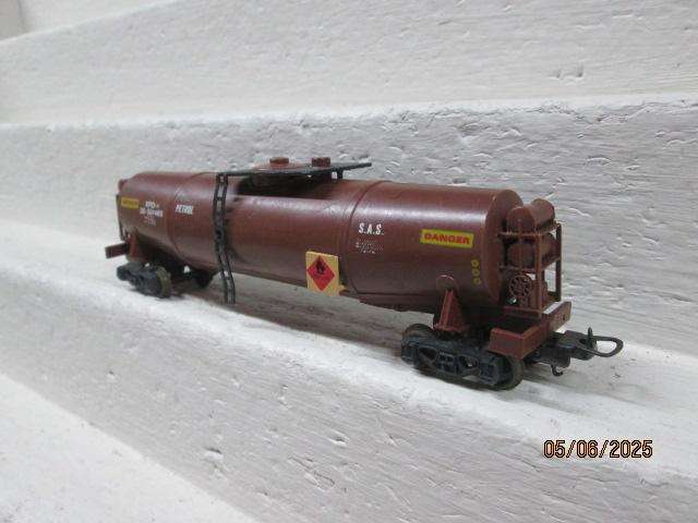 HO SCALE - LIMA - SAR - EXP PETROL TANKER WAGON