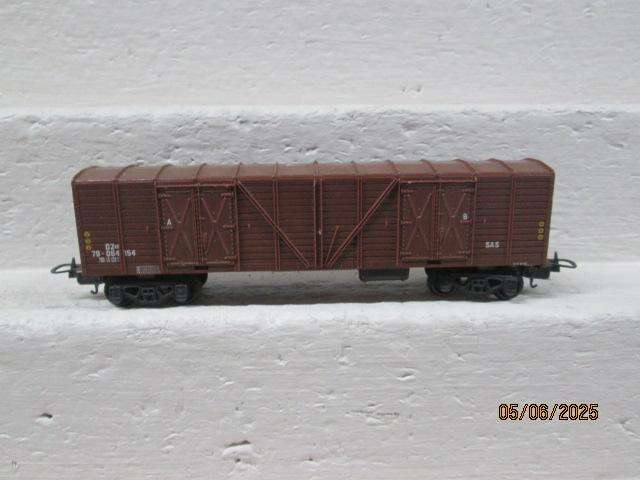 HO SCALE - LIMA - SAR - BROWN OZ BOX CAR WAGON