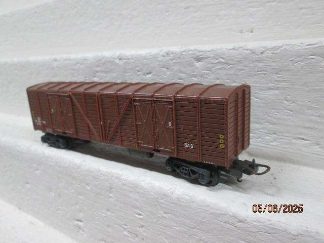 HO SCALE - LIMA - SAR - BROWN OZ BOX CAR WAGON