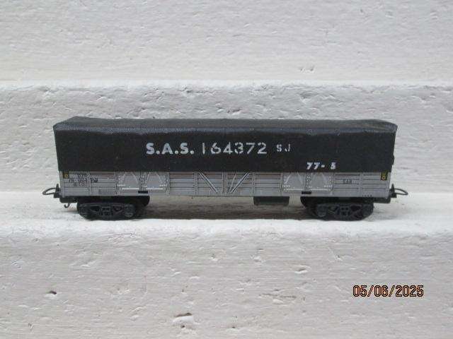 HO SCALE - LIMA - SAR - SILVER OZ BOX CAR WAGON WITH TARP