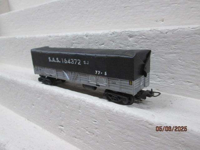 HO SCALE - LIMA - SAR - SILVER OZ BOX CAR WAGON WITH TARP