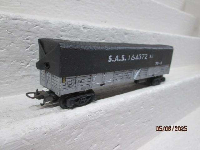 HO SCALE - LIMA - SAR - SILVER OZ BOX CAR WAGON WITH TARP