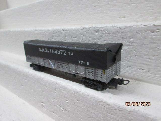 HO SCALE - LIMA - SAR - SILVER OZ BOX CAR WAGON WITH TARP