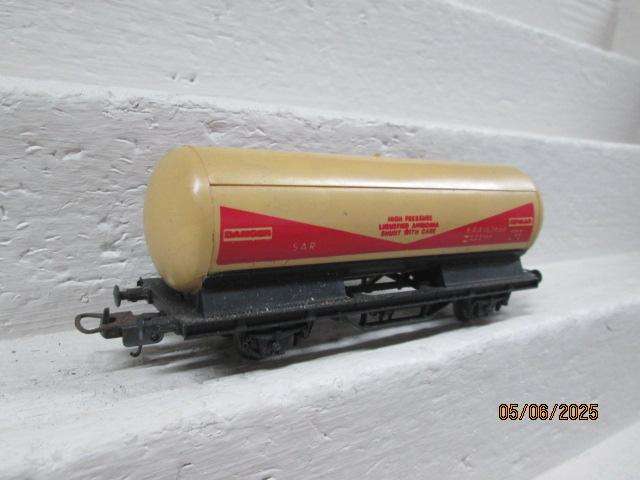 HO SCALE - LIMA - SAR - AMMONIUM TANKER WAGON