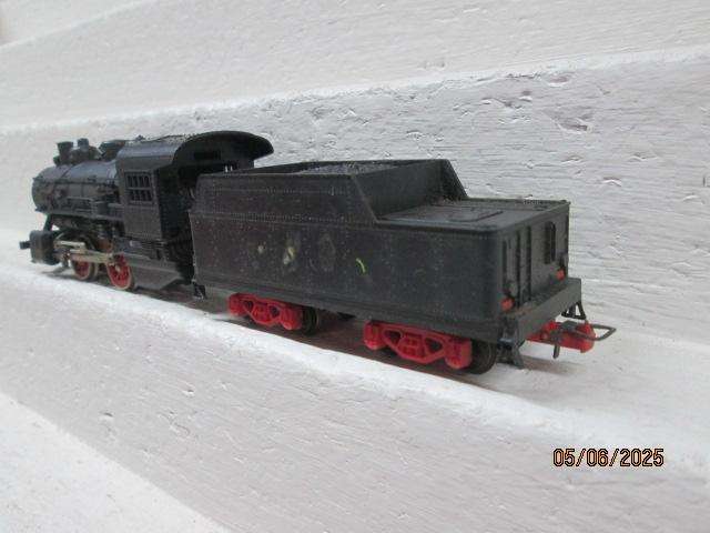 HO SCALE - LIMA - 0-4-0 STEAM LOCOMOTIVE (RED WHEELS & CHASSIS)
