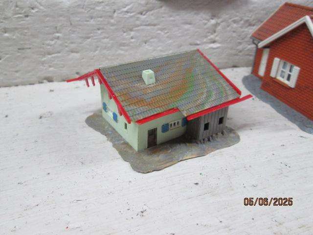 HO SCALE - VARIOUS HELJAN HOUSES - X6
