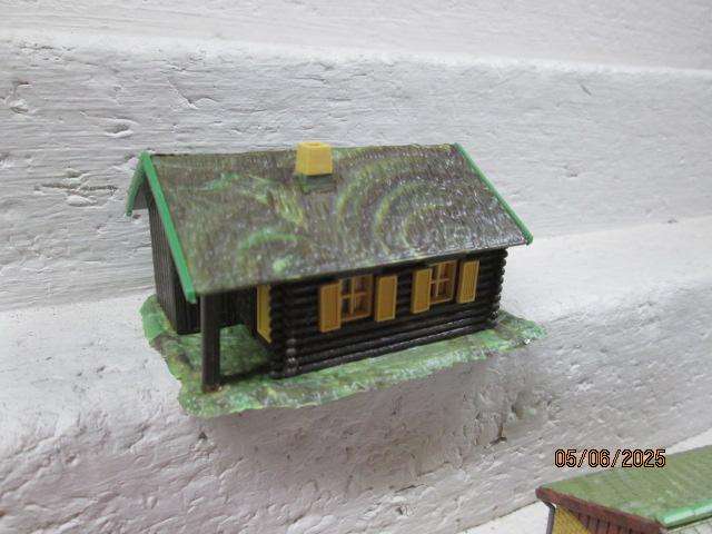 HO SCALE - VARIOUS HELJAN HOUSES - X6
