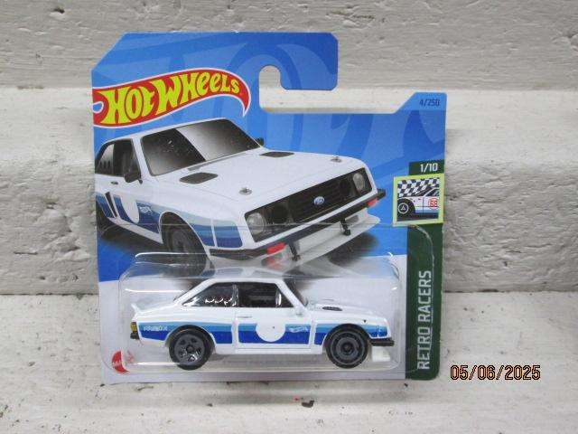 DIE CAST - HOTWHEELS - FORD ESCORT RS2000 - BOXED