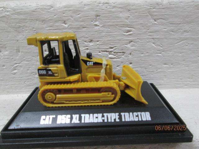 HO SCALE - CAT - TRACK TYPE TRACTOR - BOXED
