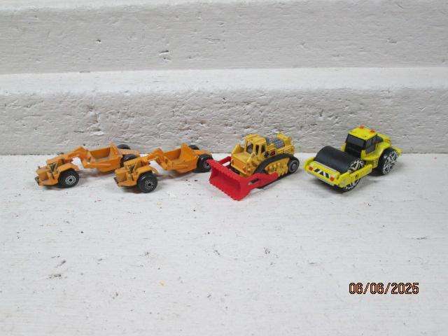 HO / OO SCALE - CONSTRUCTION VEHICLES - X4