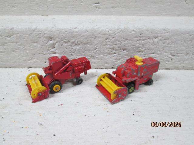HO SCALE - MATCHBOX - X2 COMBINE HARVESTERS