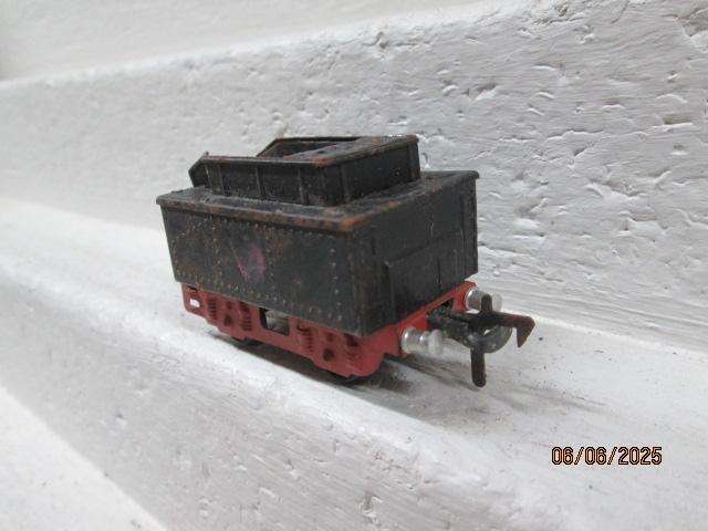 HO SCALE - FLEISCHMANN - 2-AXLE TENDER