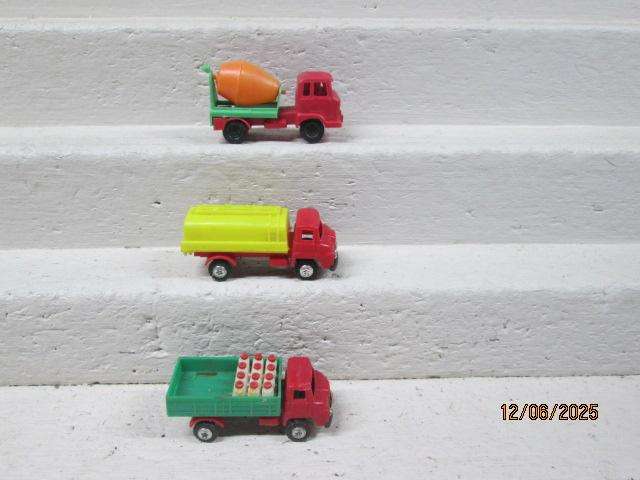 OO SCALE - PLASTIC VEHICLES - X3