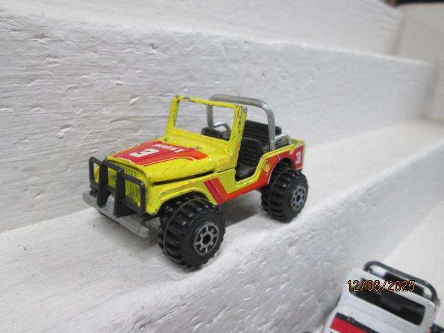 DIE CAST - ROAD CHAMPS - X3 VARIOUS 4X4 VEHICLES