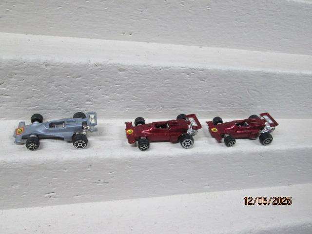 DIE CAST - X3 F1 VEHICLES
