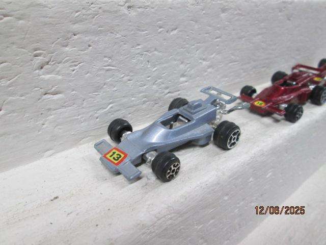 DIE CAST - X3 F1 VEHICLES