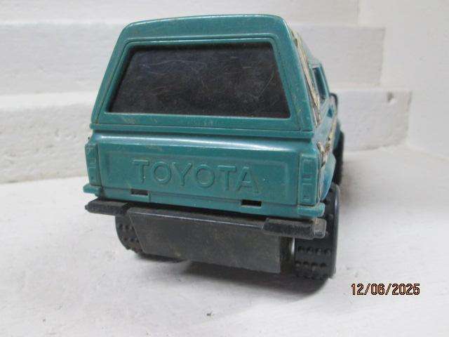 TOYOTA BAKKIE WITH CANOPY