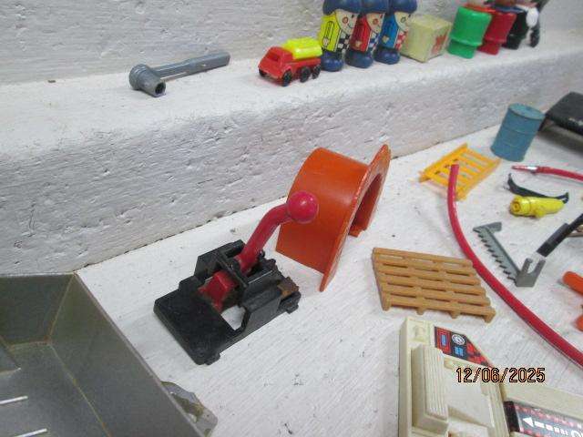 COLLECTABLE TOY SCRAP YARD - INCLUDING FISHER PRICE BITS