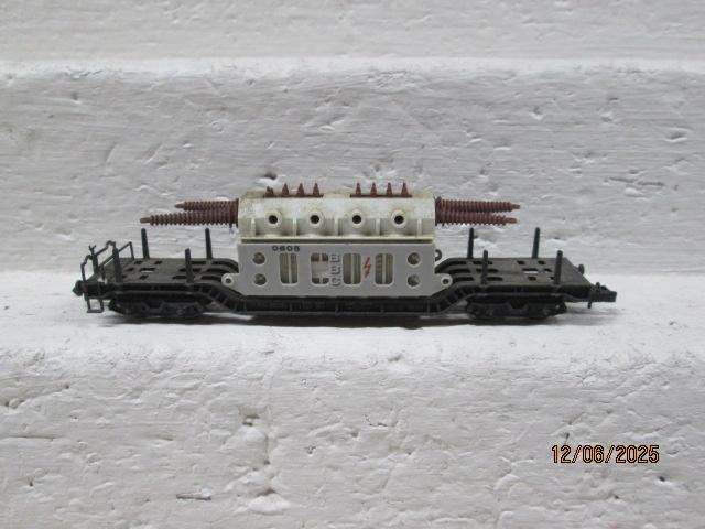 N SCALE - ARNOLD - HEAVY DUTY WAGON WITH TRANFORMER LOAD