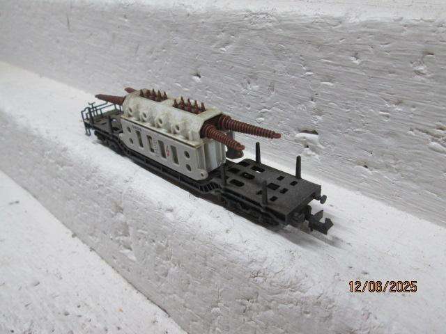 N SCALE - ARNOLD - HEAVY DUTY WAGON WITH TRANFORMER LOAD