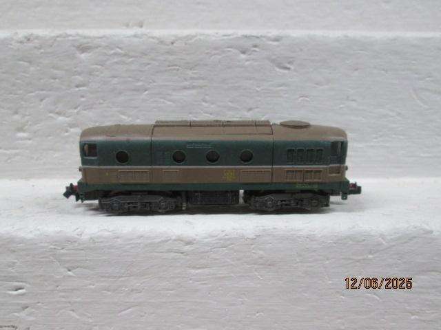 N SCALE - ATLAS - BROWN & GREEN DIESEL LOCOMOTIVE