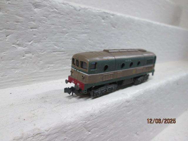 N SCALE - ATLAS - BROWN & GREEN DIESEL LOCOMOTIVE