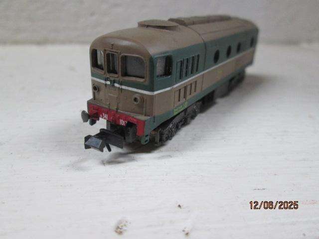 N SCALE - ATLAS - BROWN & GREEN DIESEL LOCOMOTIVE