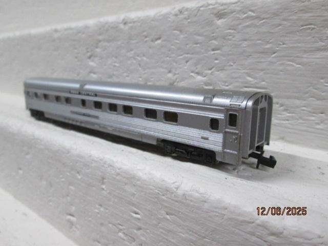 N SCALE - ATLAS - PENN CENTRAL PASSENGER END COACH