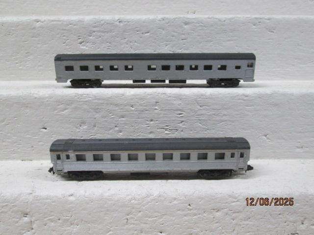 N SCALE - ATLAS / LIMA - PASSENGER COACHES - X2