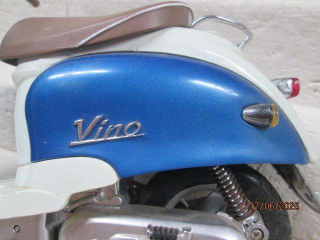 NEWRAY - YAMAHA - YJ50R VINO MOTORBIKE
