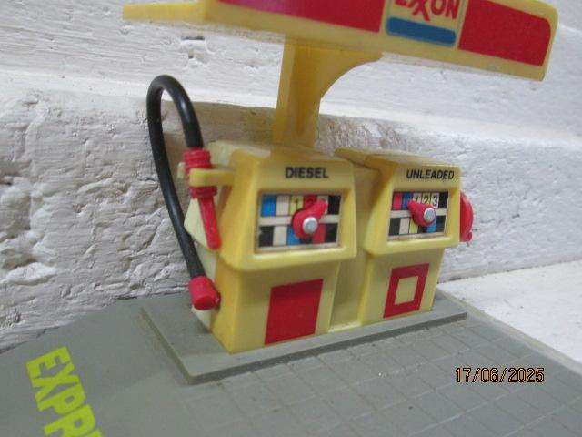 EXXON PETROL AND DIESEL BOWSERS