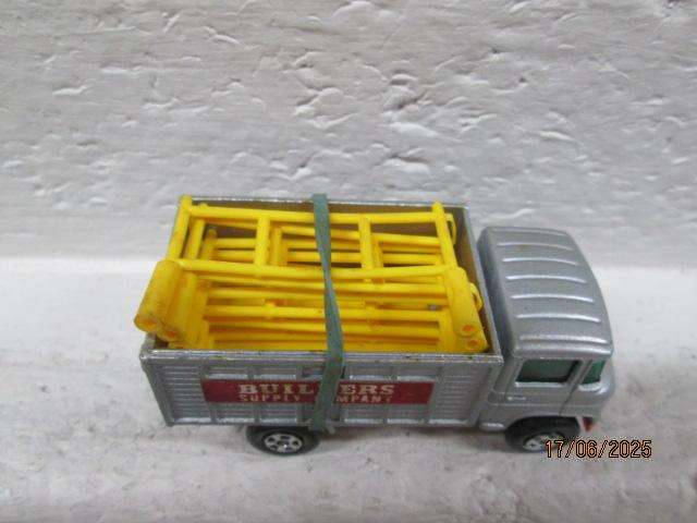 MATCHBOX SUPERFAST - MERCEDES TRUCK WITH SCAFFOLDING LOAD - BOXED