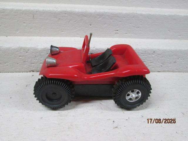 4 WHEEL DRIVE - BATTERY OPERATED - RED BUGGY