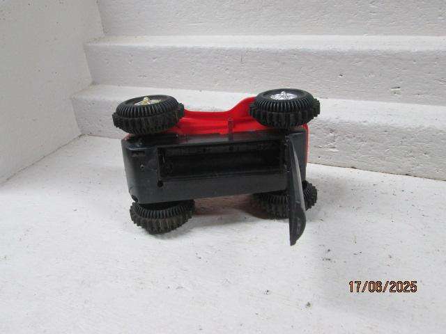 4 WHEEL DRIVE - BATTERY OPERATED - RED BUGGY