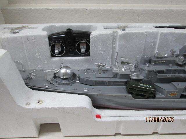 RADIO CONTROL - DESTOYER - MILITARY SHIP - BOXED