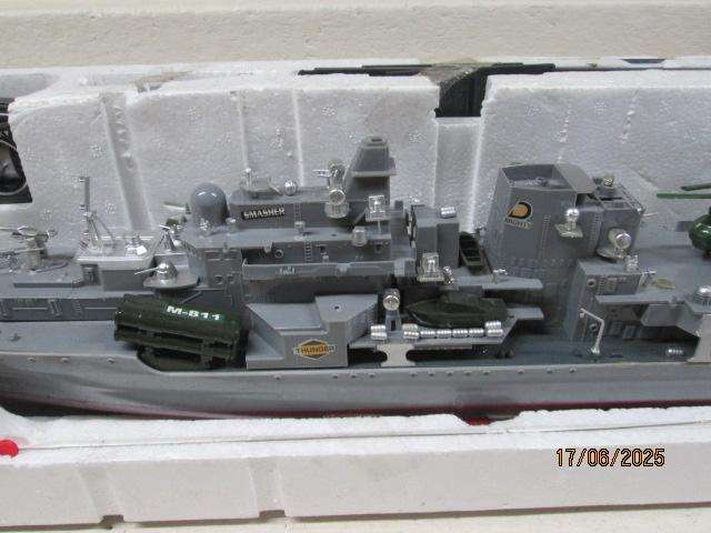 RADIO CONTROL - DESTOYER - MILITARY SHIP - BOXED