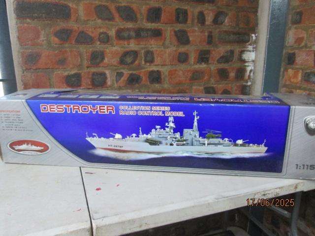 RADIO CONTROL - DESTOYER - MILITARY SHIP - BOXED