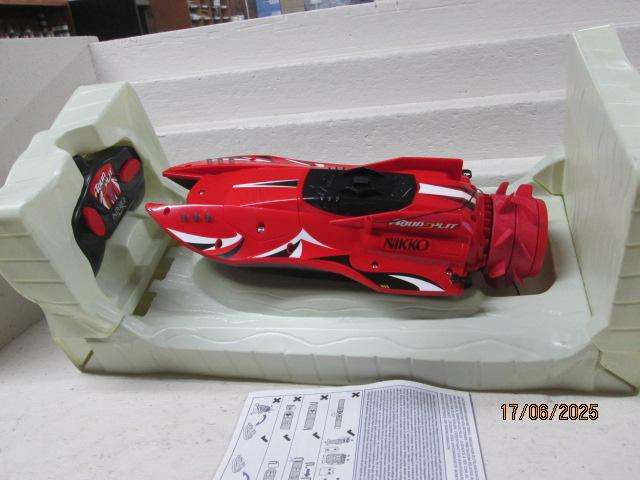 RADIO CONTROL - NIKKO AQAUSPLIT BOAT - BOXED