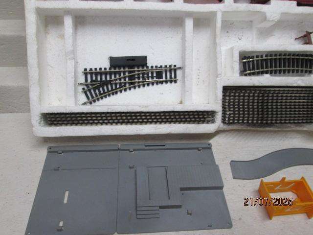 HO SCALE - LIMA - COLORADO LEGEND TRAIN SET - BOXED