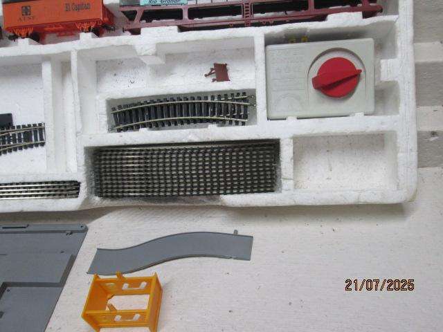 HO SCALE - LIMA - COLORADO LEGEND TRAIN SET - BOXED