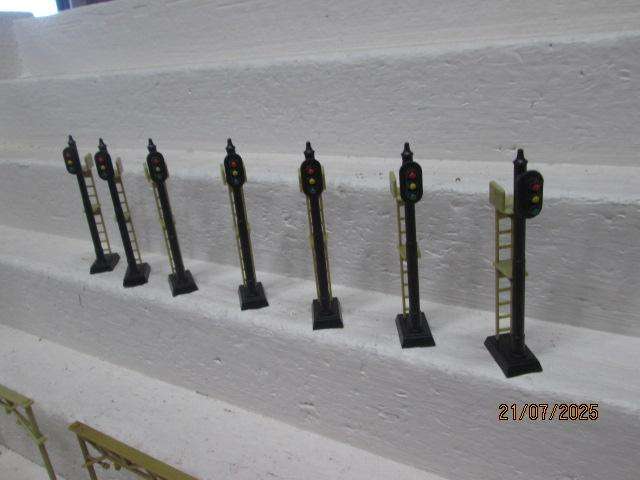 HO / OO SCALE - STATIC RAIL ROBOTS - + OVERHEAD GANTRY