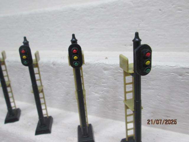 HO / OO SCALE - STATIC RAIL ROBOTS - + OVERHEAD GANTRY