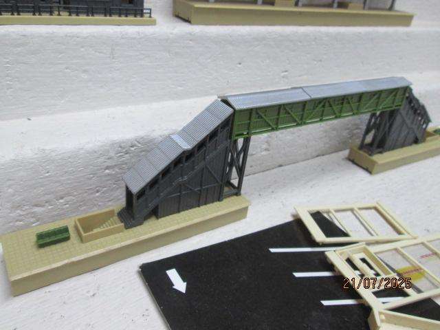 HO / OO SCALE - ENTRY LEVEL RAILWAY ACCESSORIES